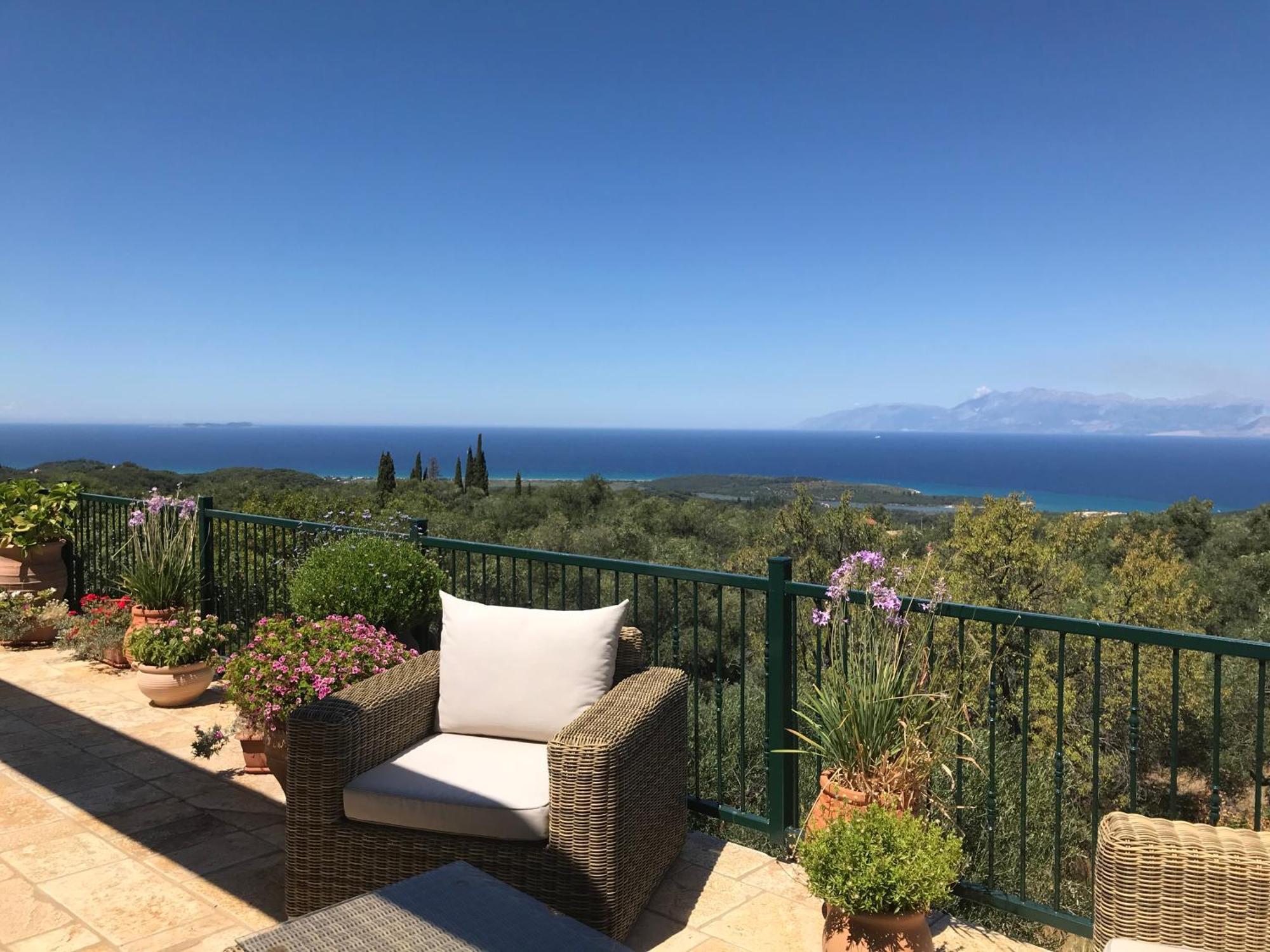 Kefi - Spectacular View * Loutses